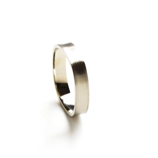 Small White Gold Duality Ring