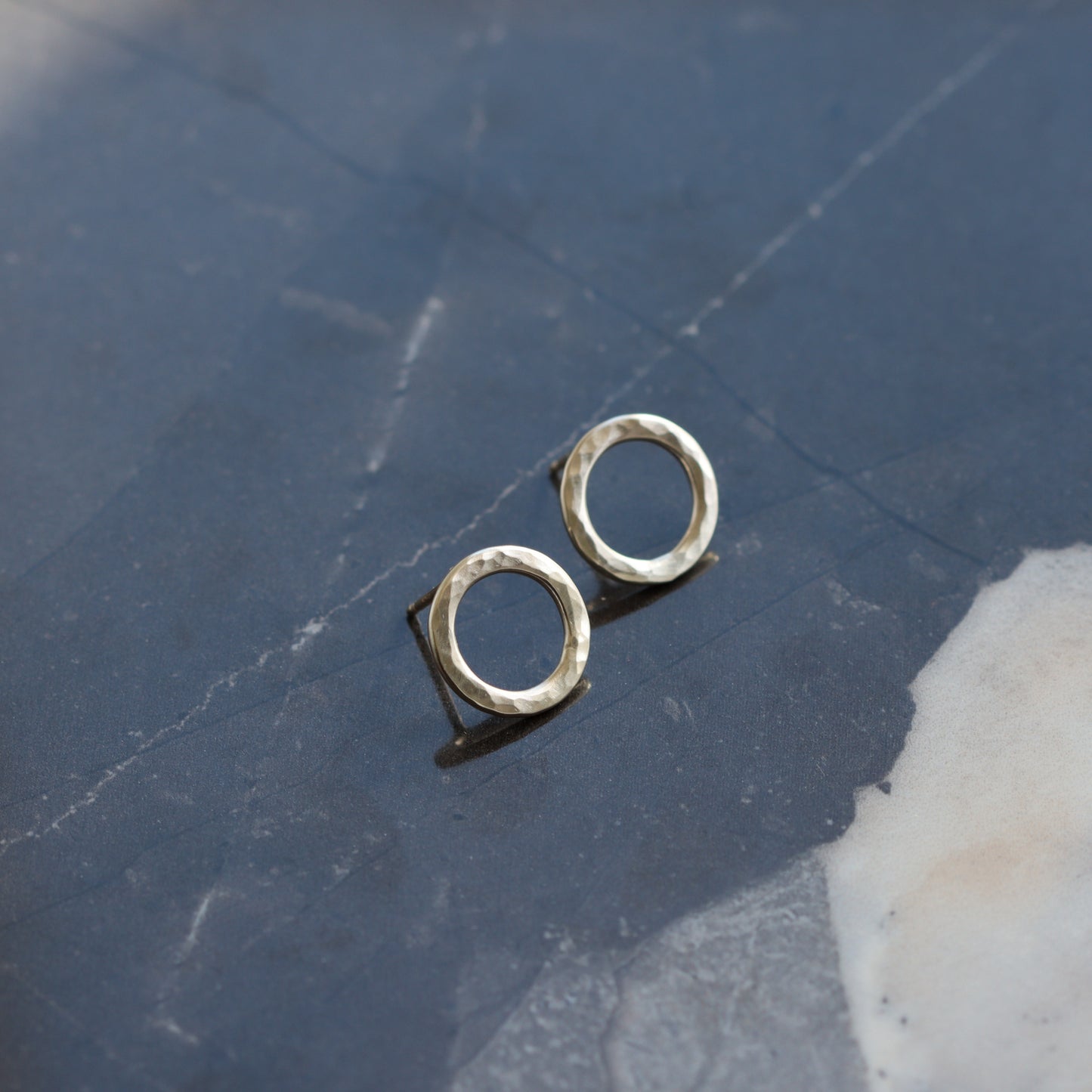 Simple Classic Circle Earrings - Petite