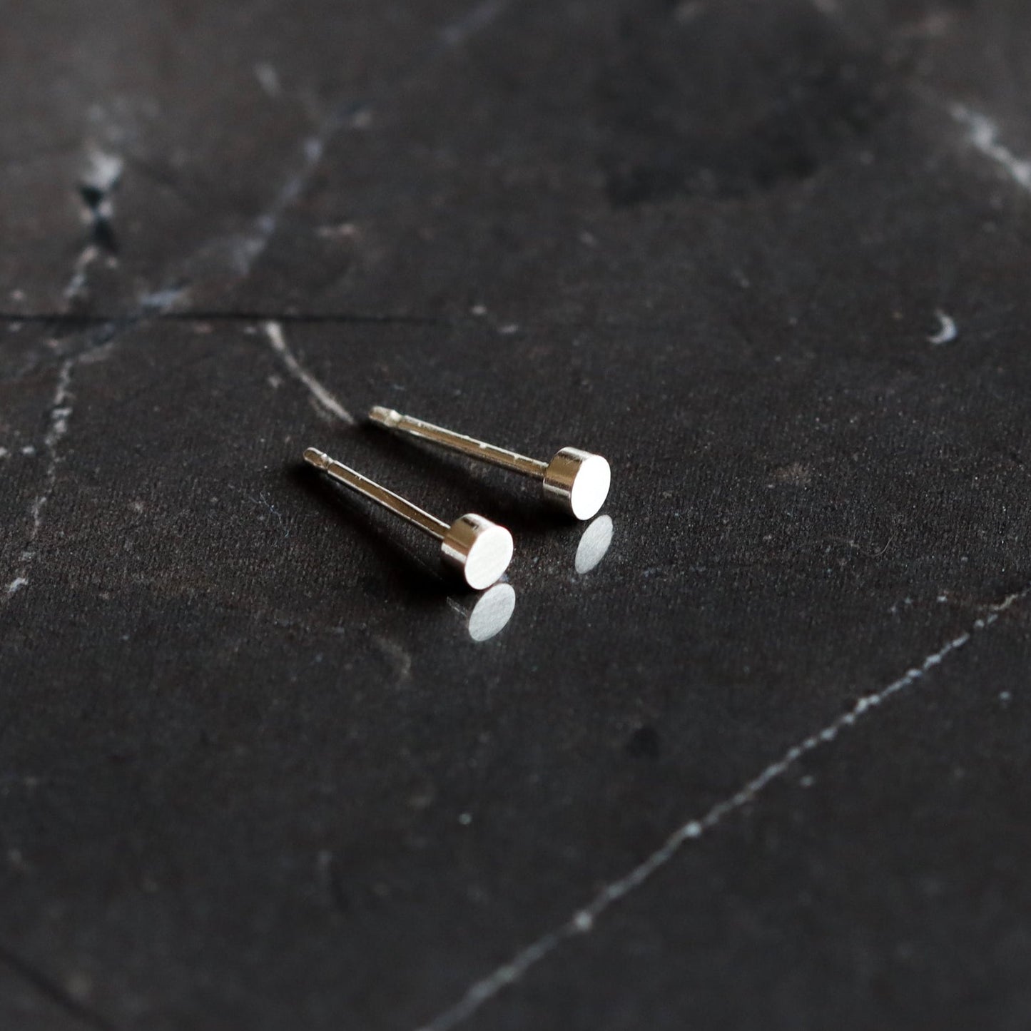 Circle Dot Studs - Silver