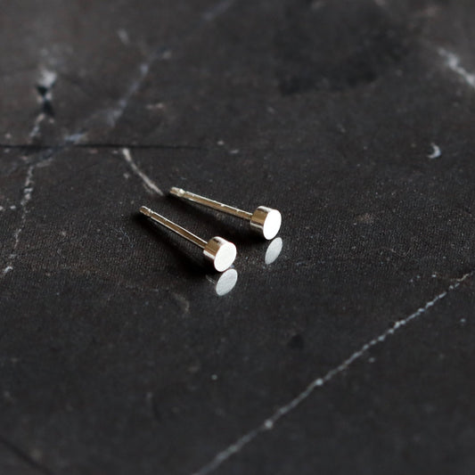 Circle Dot Studs - Silver
