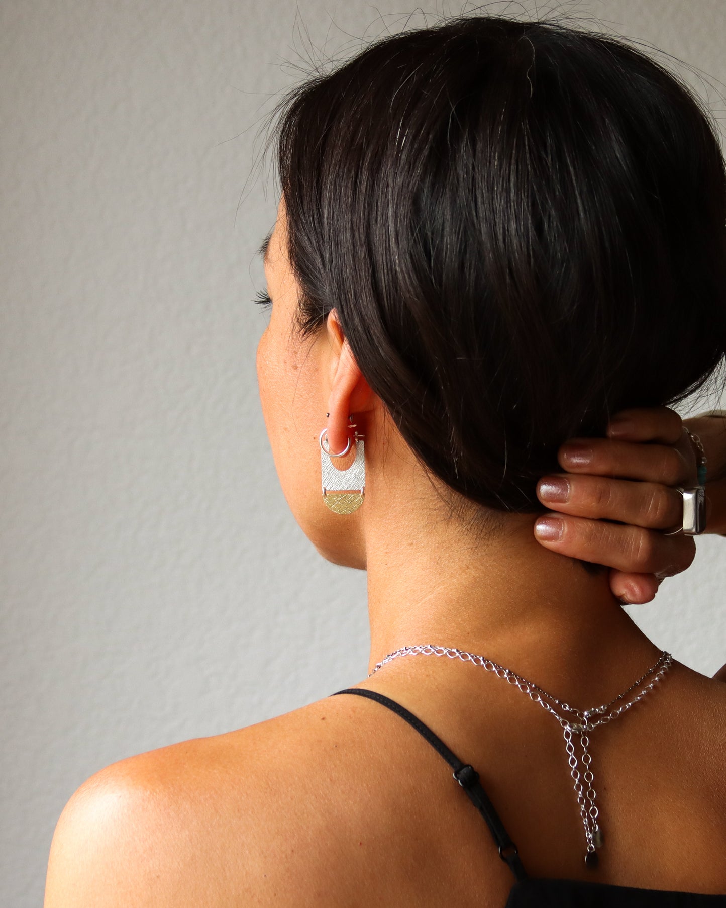 Elara Hoops