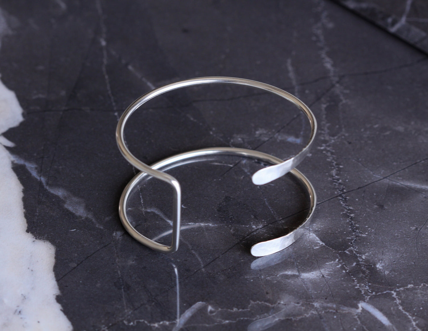 Hammered Tail Cuff - Large